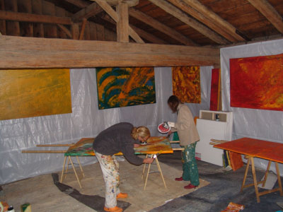 Sand, Pigment, Bindemittel.